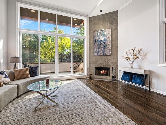 4th image of 1018 N Honore Ave #C