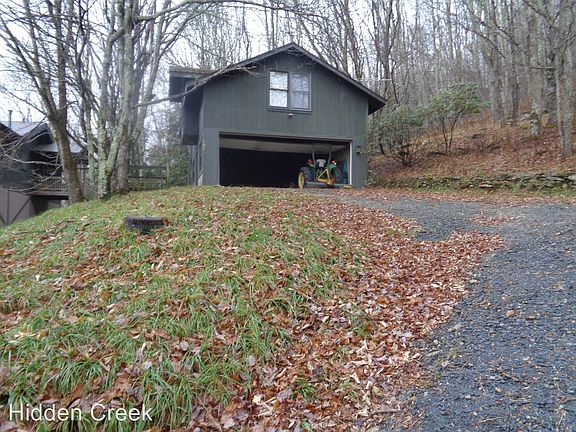 2nd image of 601 Stoneybrook Ln