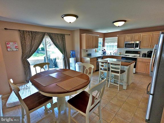 3rd image of 295 Wernersville Blvd