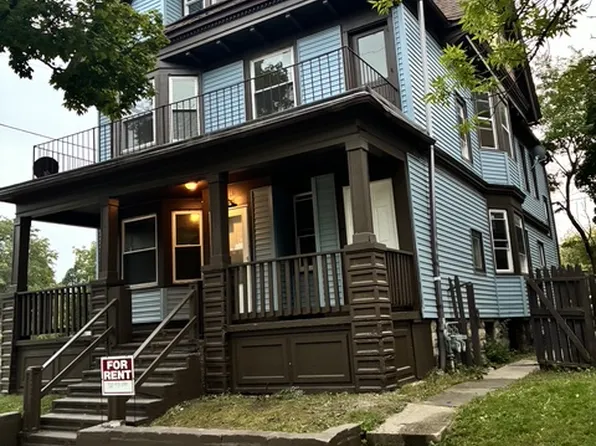 623-625 W Clarke St, Milwaukee, WI