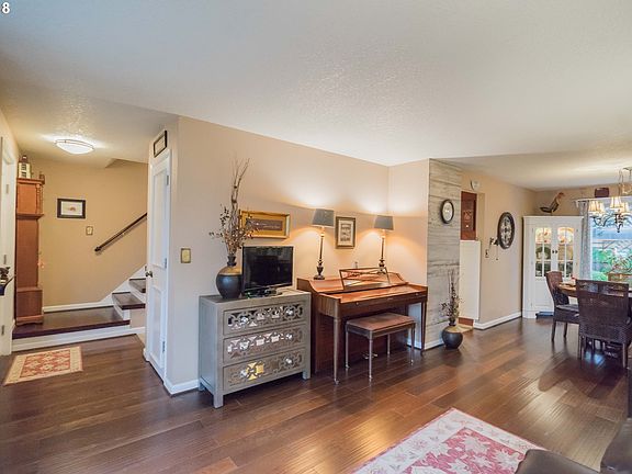 5th image of 10406 NE 95th St