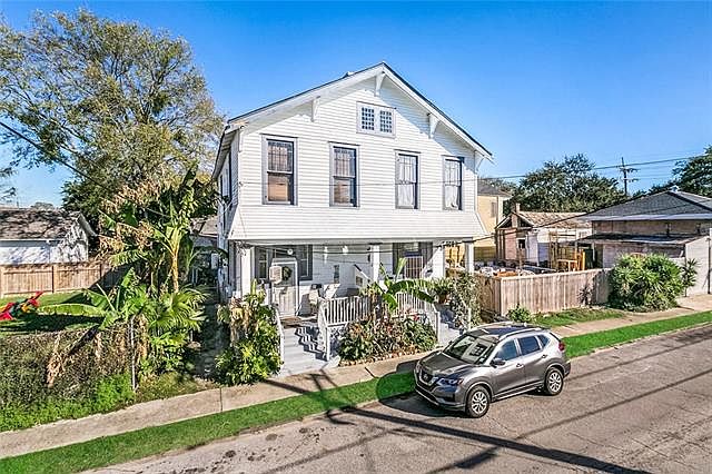 1st image of 4321 Burgundy St