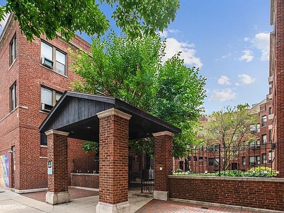 5th image of 801 W Cornelia Ave #809-2