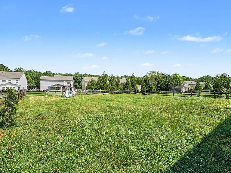 8312 Compton Acres Ln — Photo 32