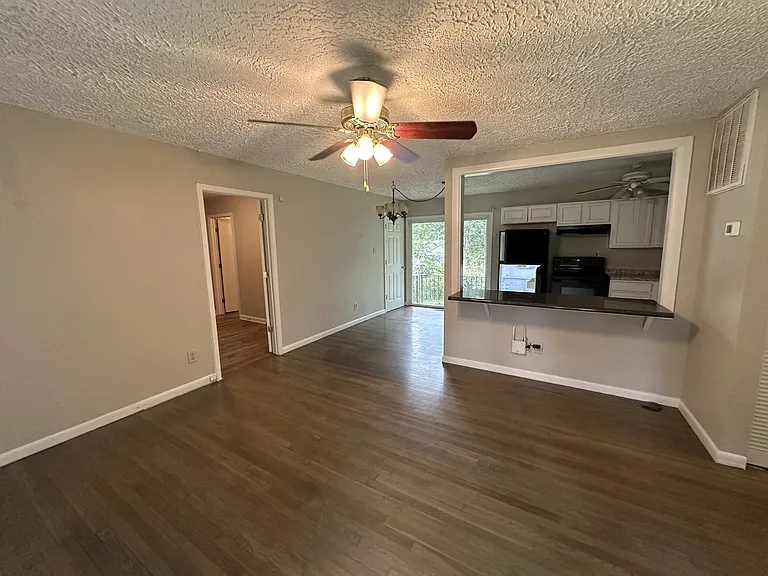 2806 Norgate Ln — Photo 3
