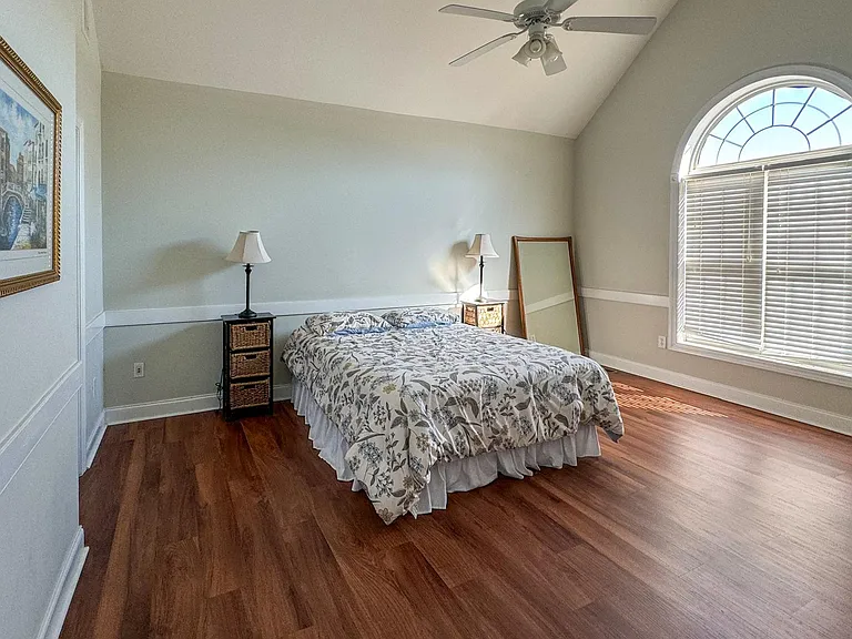 655 Carrington Ln — Photo 18