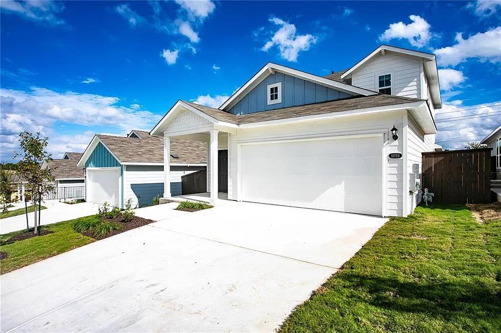 3 bed, 2.5 bath, 2107 sqft, $2,225 — Photo 1
