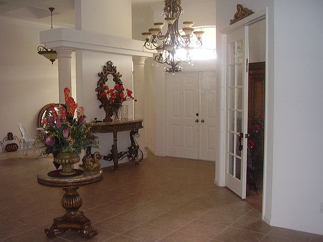 Entry/Foyer