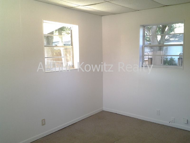 2nd image of 186 Center St