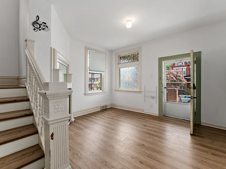 901 Highview St #1 — Photo 5