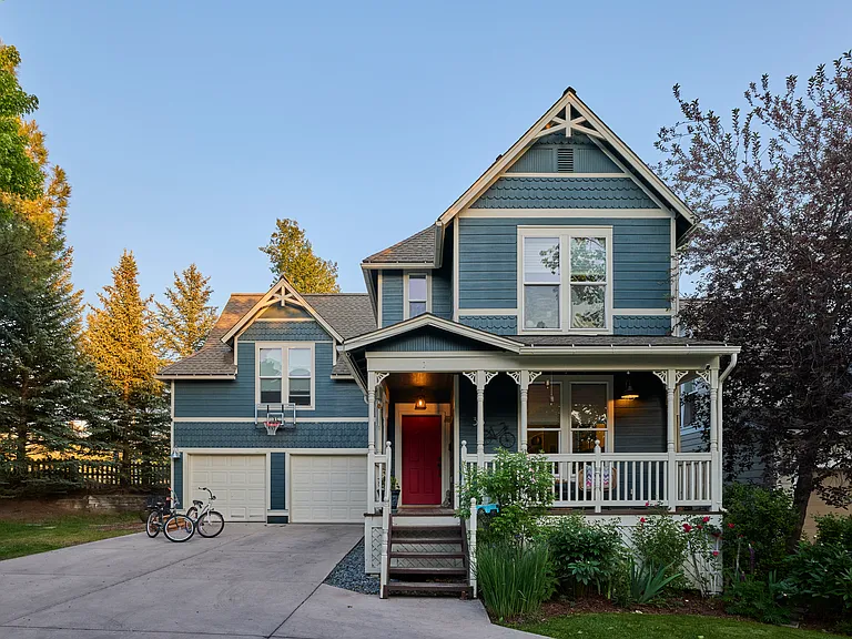 38 Ferguson Dr — Photo 1