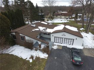 405 Holmes Rd, Rochester, NY 14626