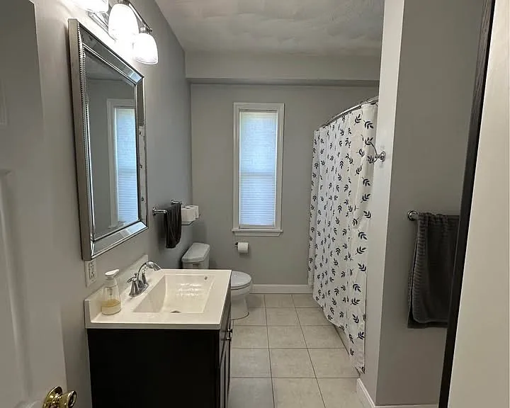 166 Glen St #1 — Photo 11