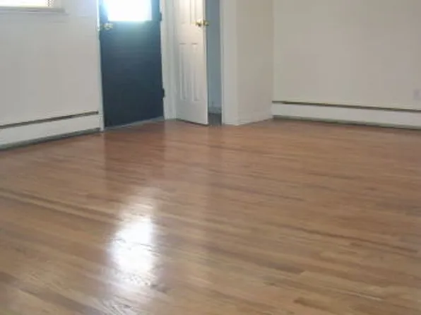 1135 Walt Whitman Rd APT 17, Melville, NY 11747