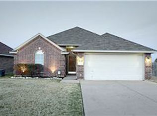 8008 Adcock Ct, Fort Worth, TX 76137