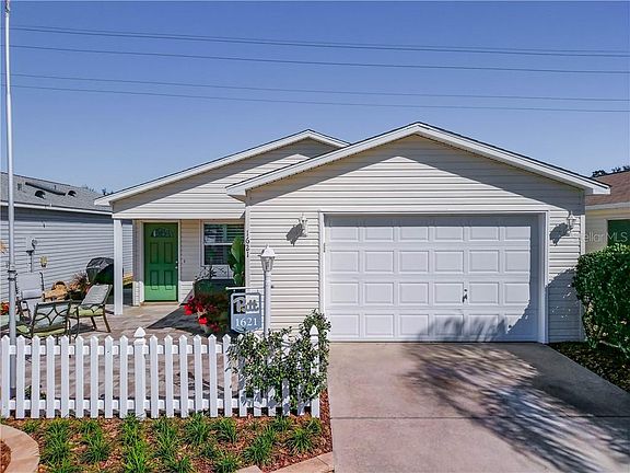 2nd image of 1621 Navidad St