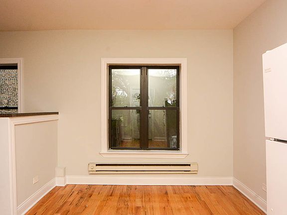 5th image of 626.5 W Cornelia Ave #E5