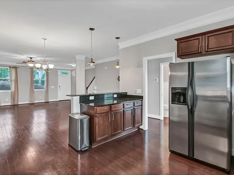 1811 Pulaski St — Photo 10