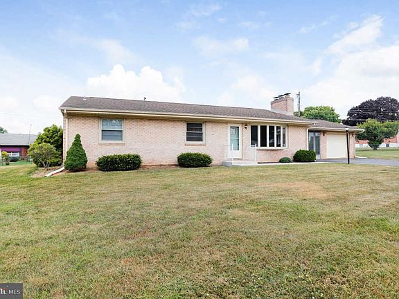 2nd image of 18606 Royal Cir