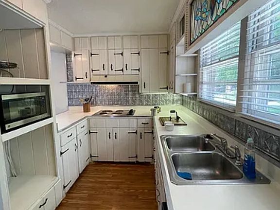 5th image of 4924 Stillwood Dr