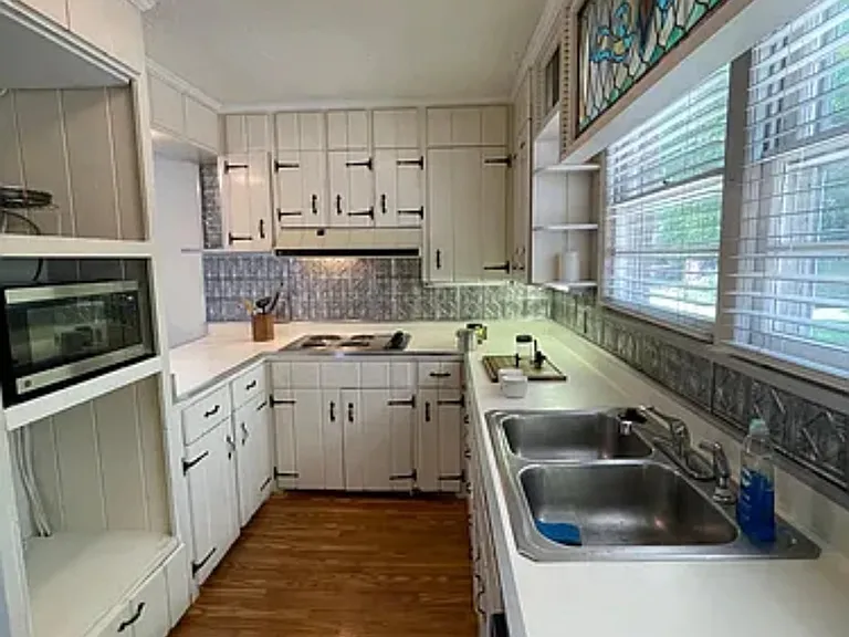 4924 Stillwood Dr — Photo 5
