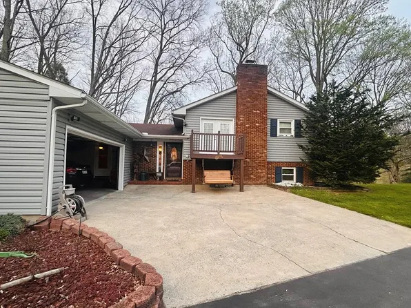 38 Evening Star Rd, Fayetteville, WV 25840