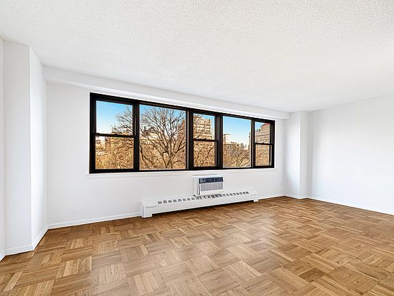 4th image of 230 E 15th St APT 6C