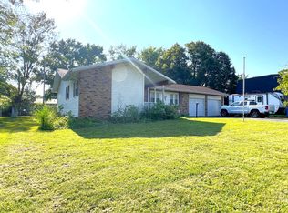 813 Orchard Dr, Olney, IL 62450