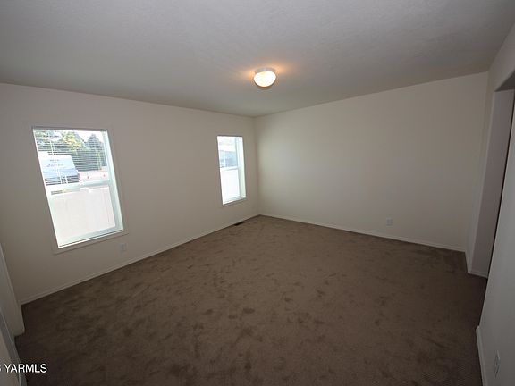 4th image of 802 N 40th Ave #83