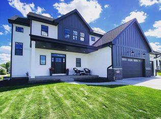 1008 Golden Ln, Waunakee, WI 53597