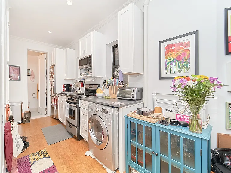 238 E 33rd St #13 — Photo 6