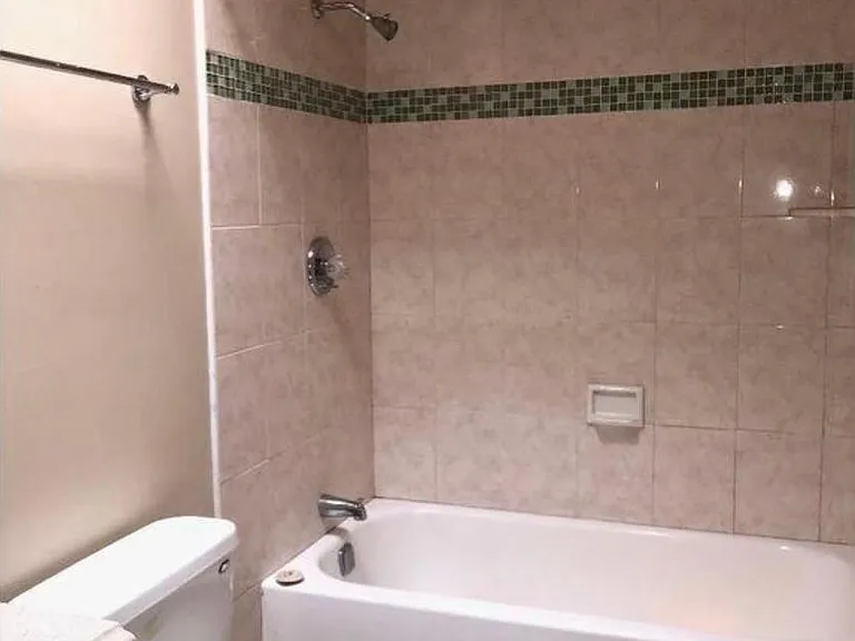 2131 Clymer St — Photo 14