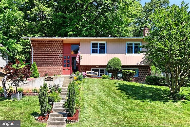 1st image of 7850 Glenister Dr