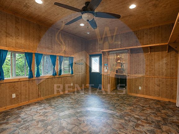 2nd image of 62 Loveland Vis