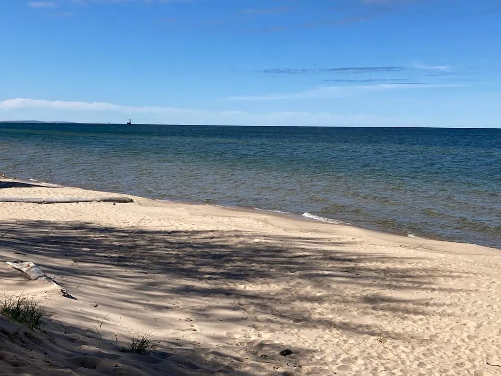N Lakeshore Dr, Ludington — Photo 4