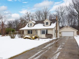 24218 Normandy Dr, Olmsted Falls, OH 44138