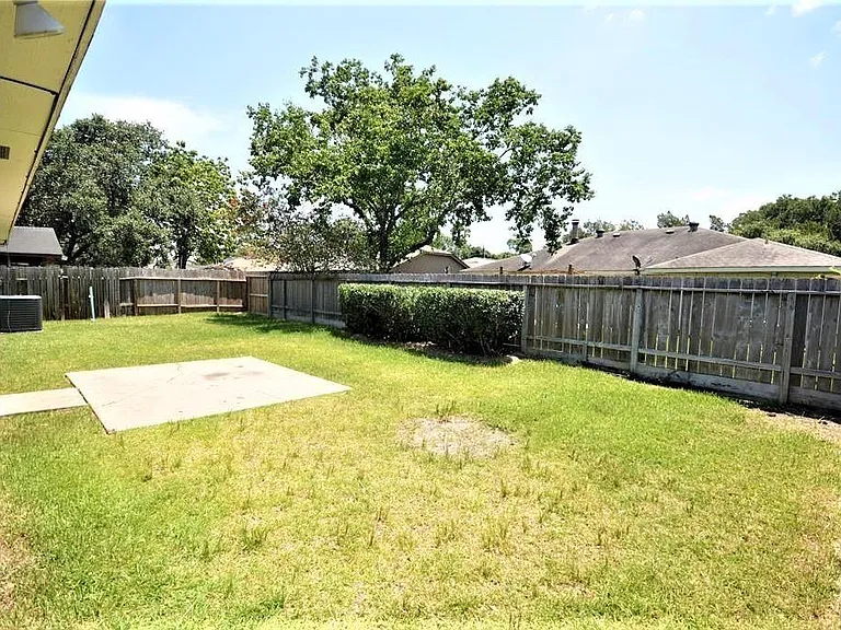 2314 Crooked Ln — Photo 3