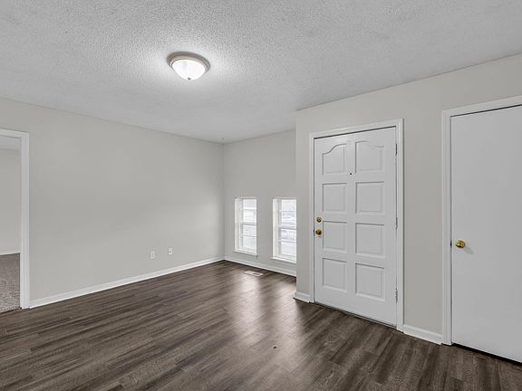 5th image of 4739 Tessie Ln