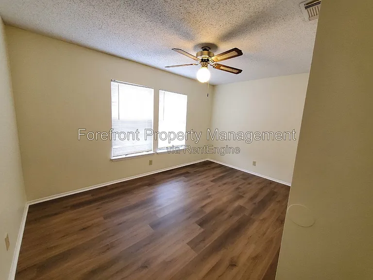 8219 Sunshine Trail Dr — Photo 26