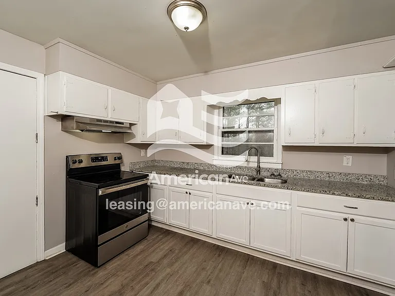 1852385_005_kitchen_13631513.jpg