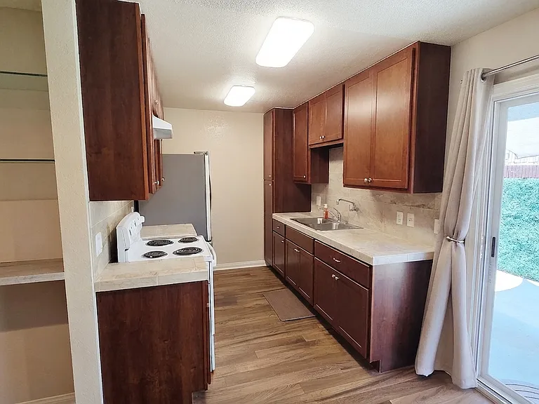 5822 Fullerton Ave #5 — Photo 5