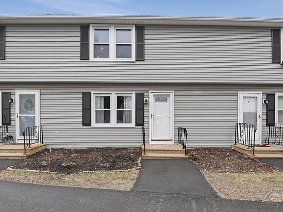 2nd image of 270 Sunderland Rd APT 2