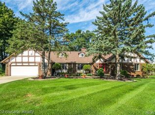 4009 Chanda Ct, Highland, MI