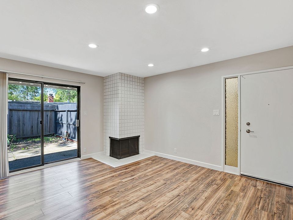 1st image of 1967 Desert Cir #4