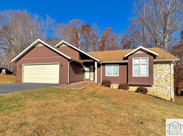 410 Marhill Dr, Ridgeway, VA 24148