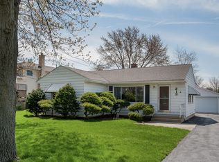 219 E Goebel Dr, Lombard, IL