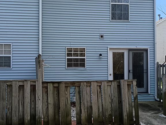 3rd image of 3050 Colony Ln #3050