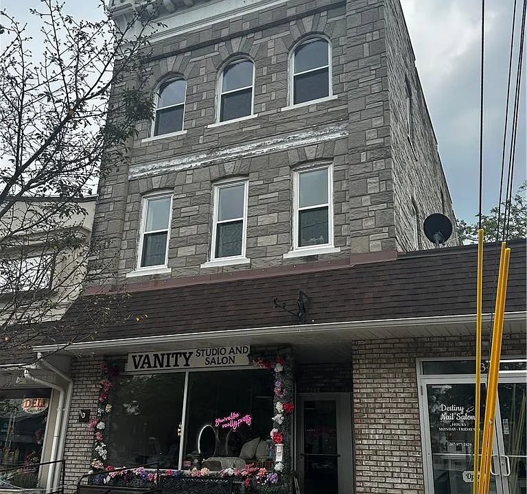 348 Main St #3