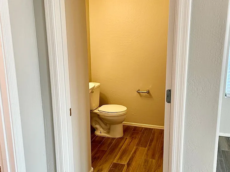 9820 W Pioneer St — Photo 23