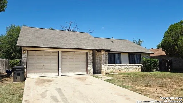 3 bed, 2.0 bath, 1108 sqft, $1,495 — Photo 2